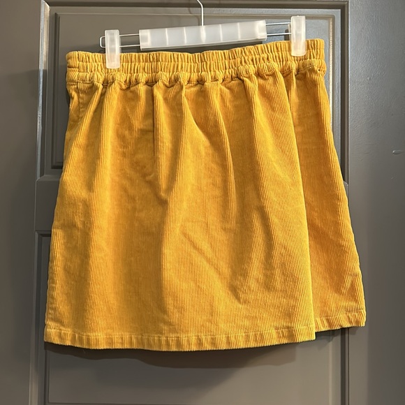 Yellow corduroy skirt - Picture 2 of 3